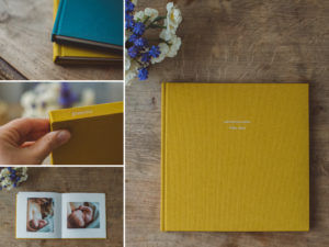 In Leinen gebundenes Fotobuch mit den Familienfotos aus den Familienfotoshootings